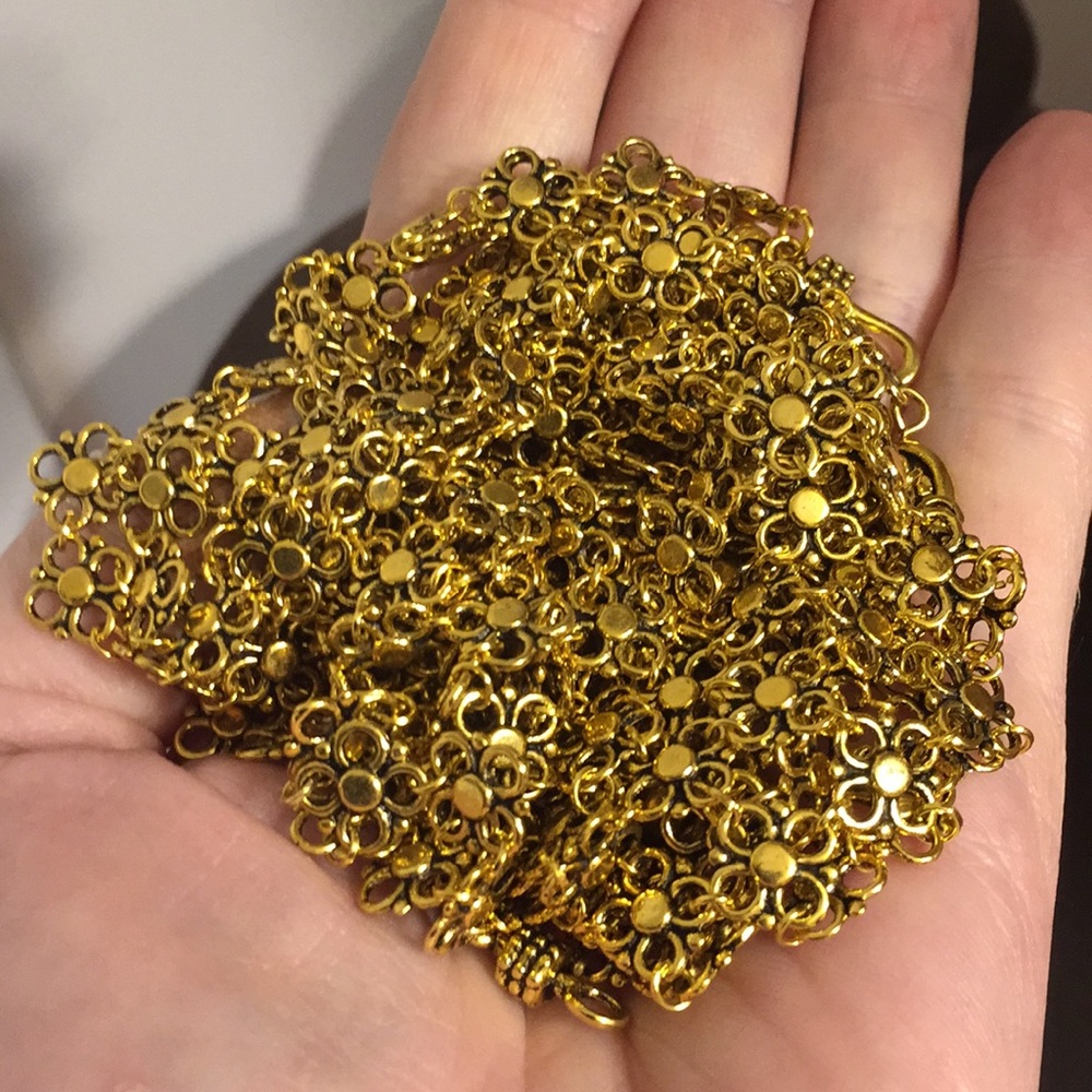 Artisan Crafted Bib-Style gold tone Necklace - Picture 5 of 5